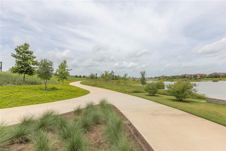 Photo 16 of 21 - 11114 Hindwing Trl, Cypress, TX 77433