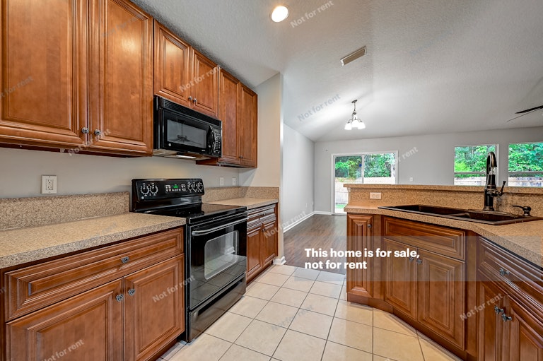 Photo 22 of 33 - 1088 Beckingham Dr, Saint Augustine, FL 32092