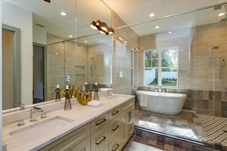Photo 22 of 25 - 2325 Princeton Ct, Orlando, FL 32804