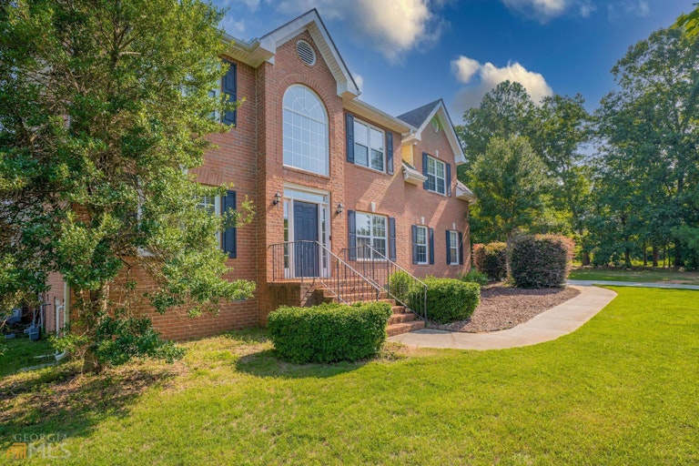 Photo 3 of 33 - 145 Irish Ln, Tyrone, GA 30290