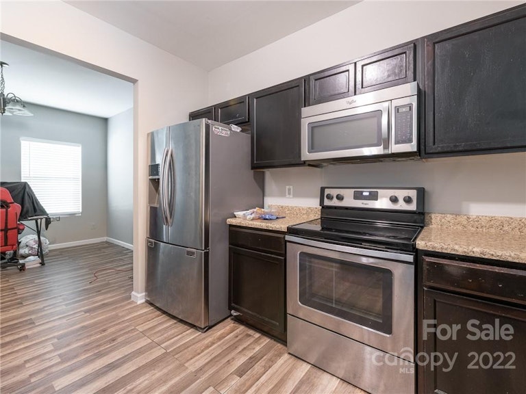 Photo 21 of 35 - 926 Corvus Ct, Charlotte, NC 28216