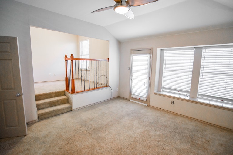 Photo 21 of 36 - 3954 Fernando Dr, Euless, TX 76040