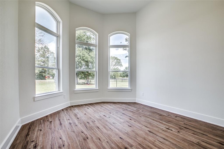 Photo 28 of 36 - 5414 Sjolander Rd, Baytown, TX 77521