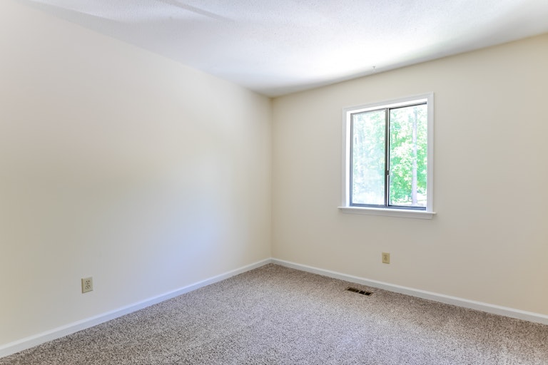 Photo 18 of 25 - 7265 Sandy Creek Dr, Raleigh, NC 27615
