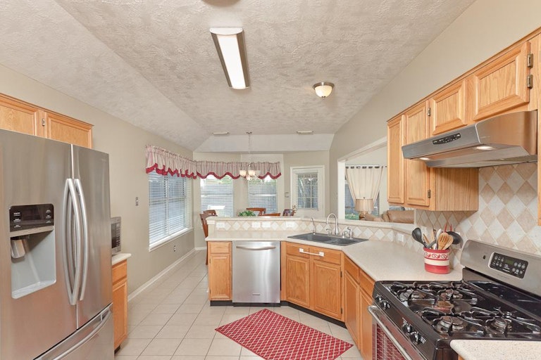 Photo 7 of 17 - 2916 Cambridge Circus, Pearland, TX 77581