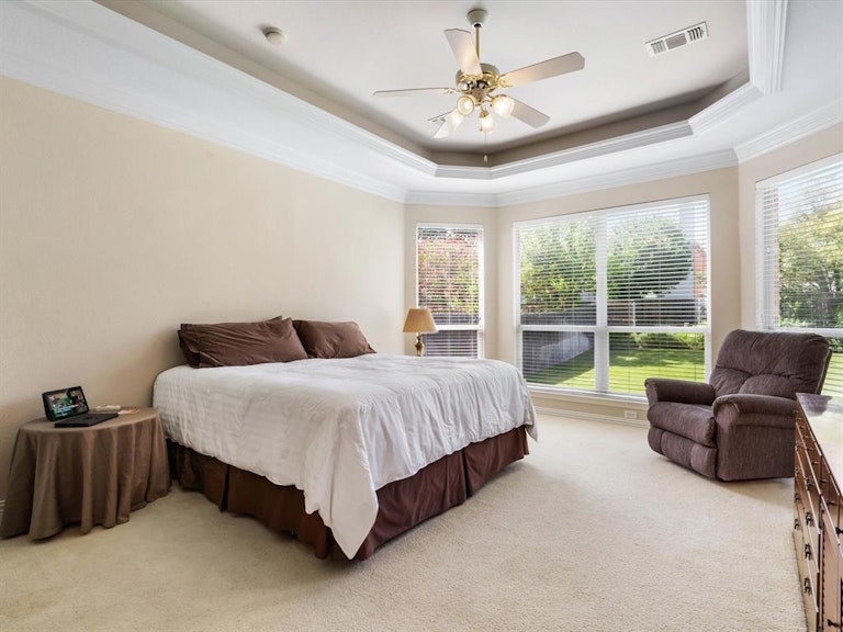 Photo 21 of 40 - 6916 Canyon Springs Rd, Fort Worth, TX 76132