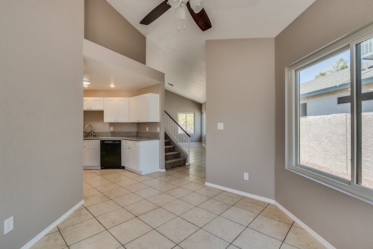 Photo 3 of 23 - 3118 E Topeka Dr, Phoenix, AZ 85050