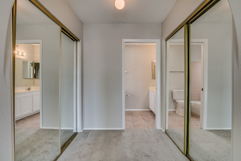 Photo 17 of 19 - 4229 E Liberty Ln, Phoenix, AZ 85048