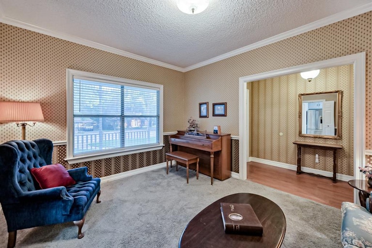 Photo 9 of 40 - 5607 Oak Branch Dr, Arlington, TX 76016