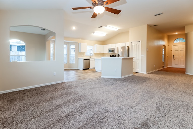 Photo 13 of 21 - 1475 Lake Shore Ranch Dr, Seffner, FL 33584