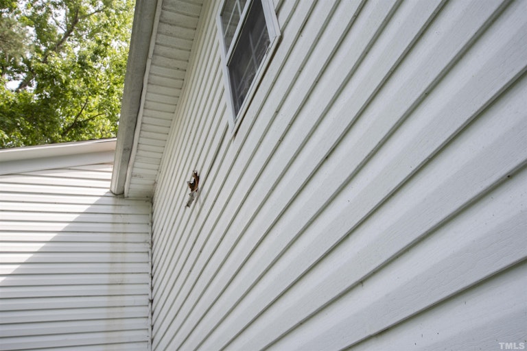 Photo 14 of 33 - 104 Archdale Dr, Durham, NC 27707