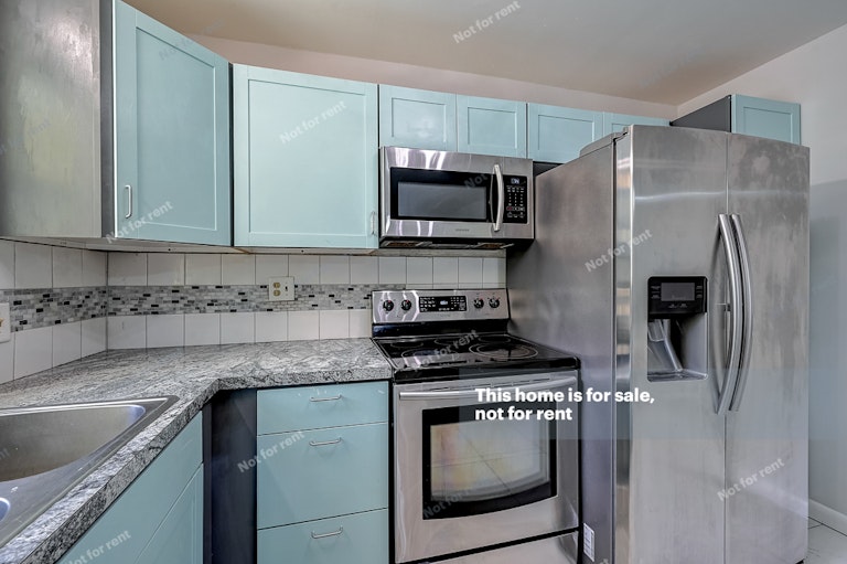 Photo 25 of 38 - 3539 Cesery Blvd, Jacksonville, FL 32277