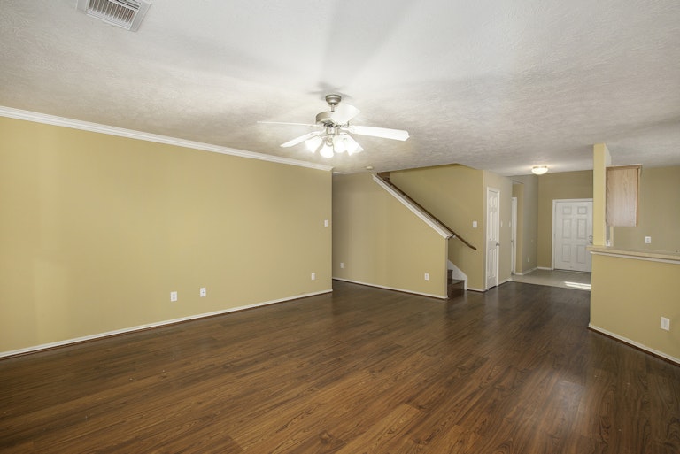 Photo 8 of 17 - 15022 Sunset Villa Ct, Humble, TX 77396