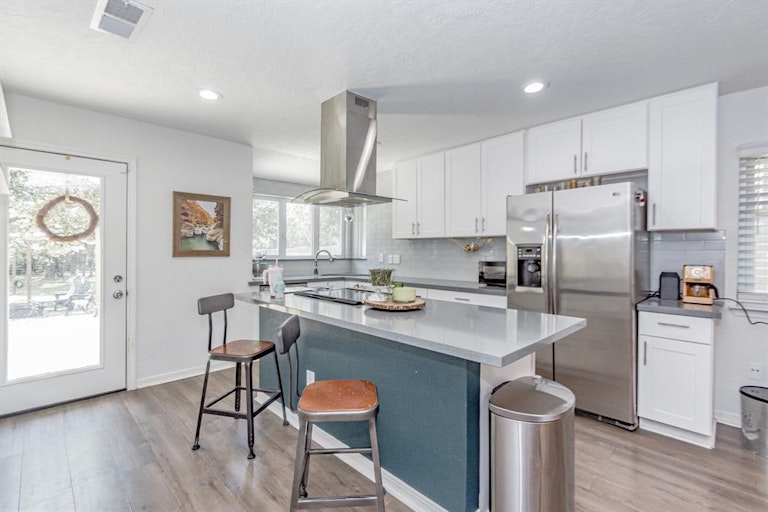 Photo 6 of 24 - 16930 Creek Line Dr, Friendswood, TX 77546