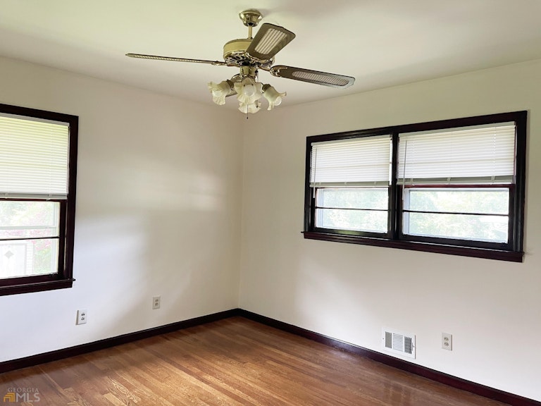Photo 9 of 17 - 1802 Lake Harbin Rd, Morrow, GA 30260