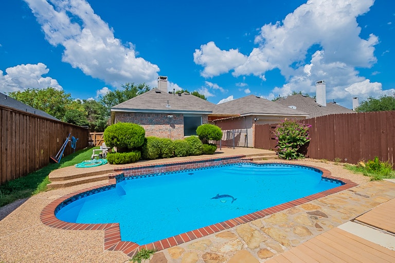Photo 24 of 24 - 1412 Sunswept Ter, Lewisville, TX 75077