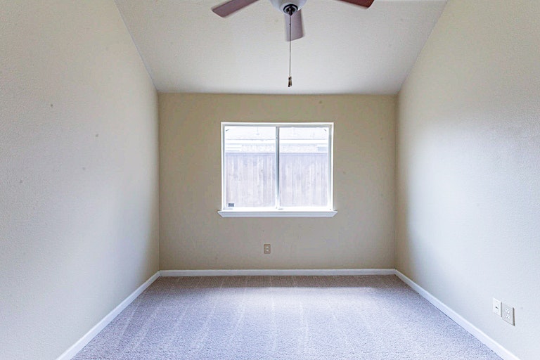 Photo 16 of 24 - 1412 Sunswept Ter, Lewisville, TX 75077