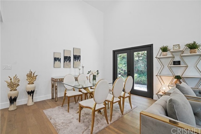 Photo 17 of 43 - 11905 Andasol Ave, Granada Hills, CA 91344