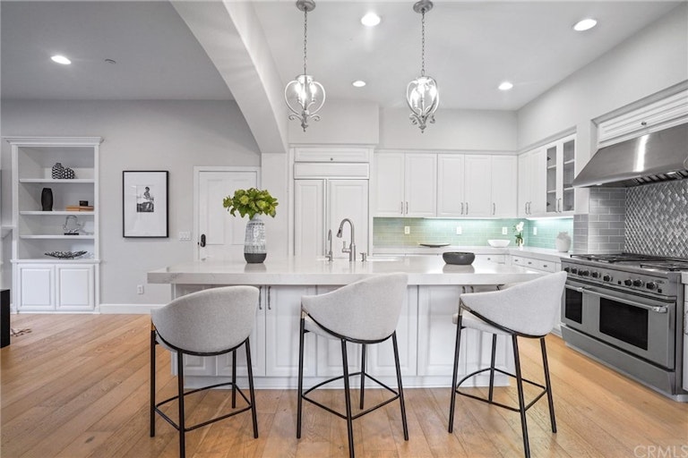 Photo 17 of 42 - 21247 Ronda Cir, Huntington Beach, CA 92648