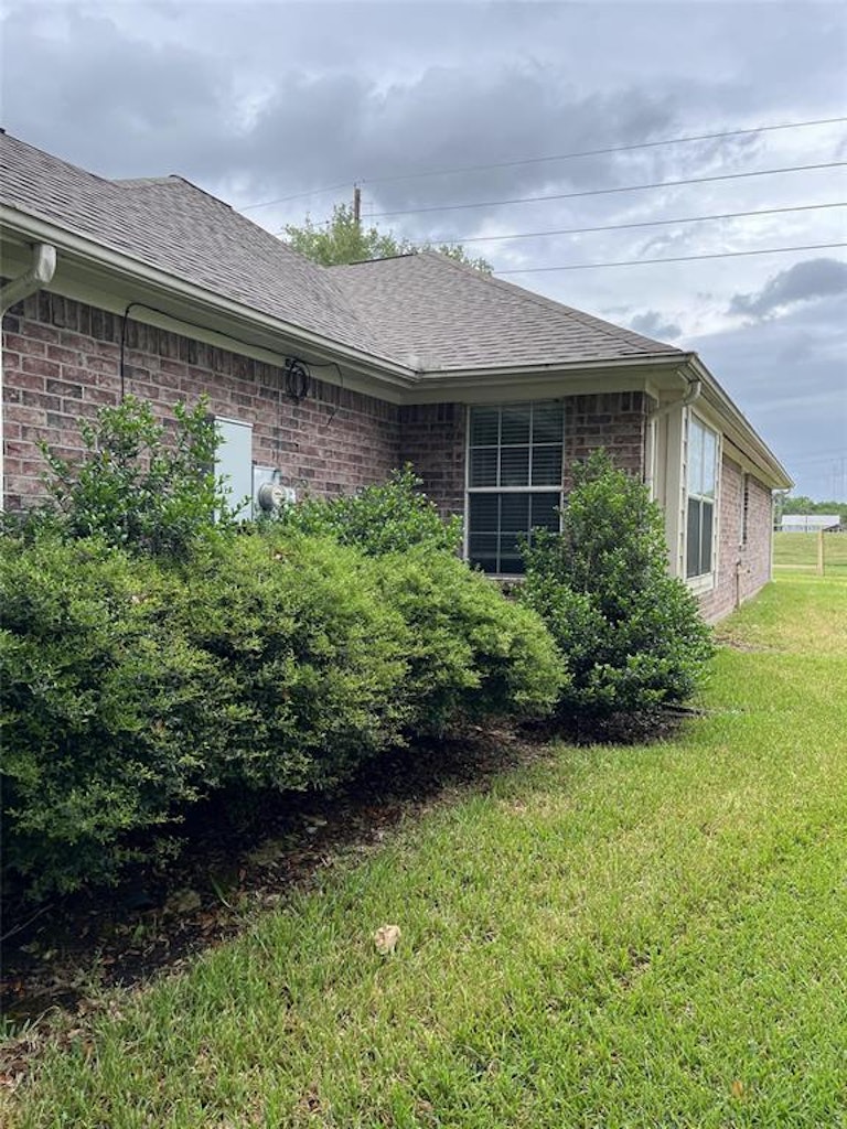 Photo 3 of 6 - 4042 Dell Ln, Missouri City, TX 77459