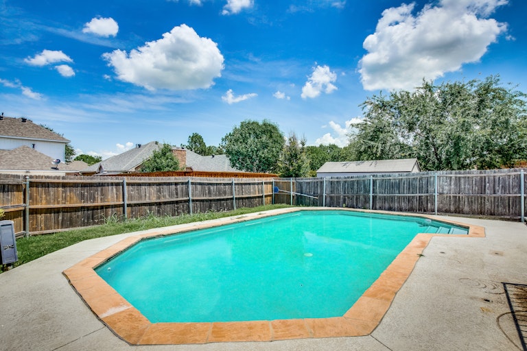 Photo 27 of 29 - 1677 Shannon Dr, Lewisville, TX 75077