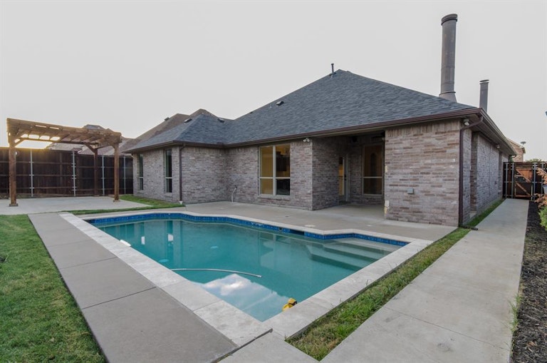 Photo 2 of 33 - 3058 Lakefield Dr, Little Elm, TX 75068