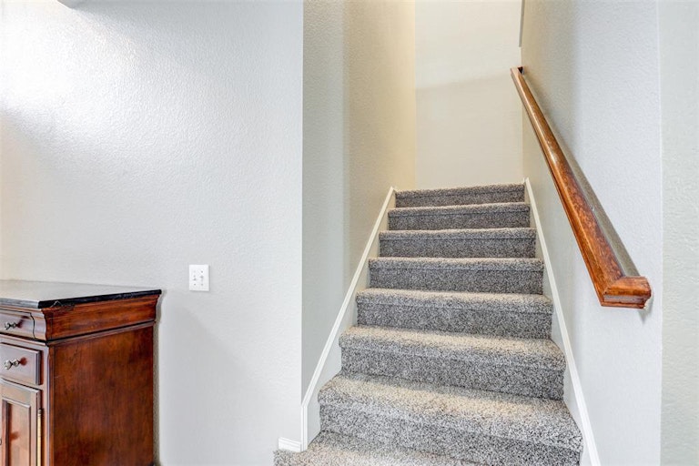 Photo 9 of 31 - 4644 Matthew Dr, Fort Worth, TX 76244