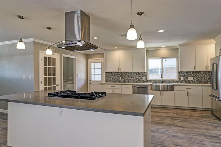 Photo 9 of 10 - 3619 N Braeswood Blvd, Houston, TX 77025