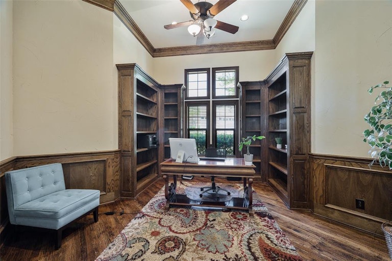 Photo 5 of 32 - 148 Country Club Dr, Rockwall, TX 75032