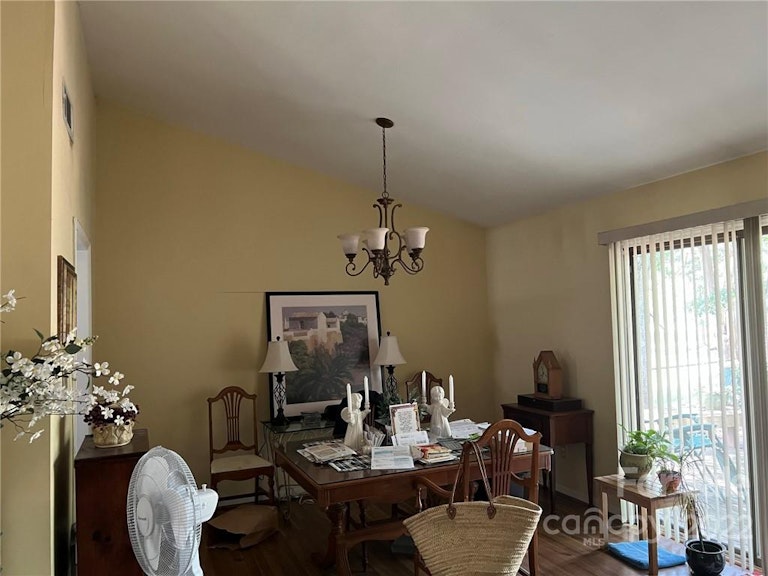 Photo 4 of 9 - 11421 Kingfisher Dr, Charlotte, NC 28226
