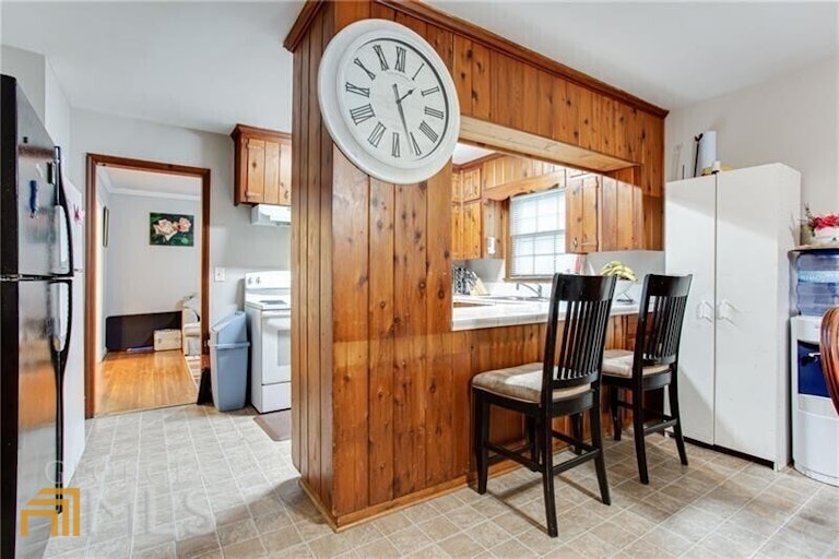 Photo 5 of 37 - 2612 Clairmont Rd NE, Atlanta, GA 30329
