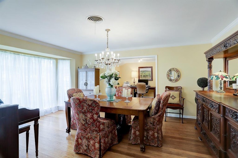 Photo 4 of 23 - 5414 Indigo St, Houston, TX 77096
