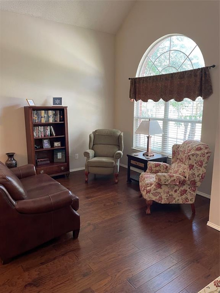 Photo 6 of 20 - 2032 Caitlin Dr, Lewisville, TX 75067