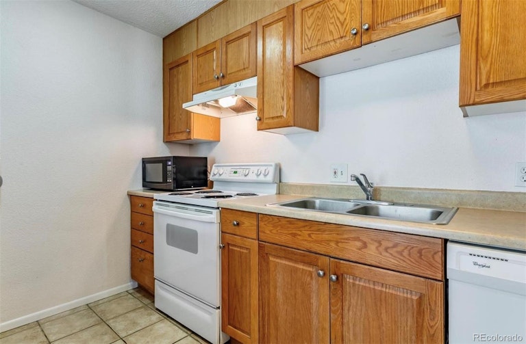 Photo 4 of 8 - 2500 S York St #416, Denver, CO 80210