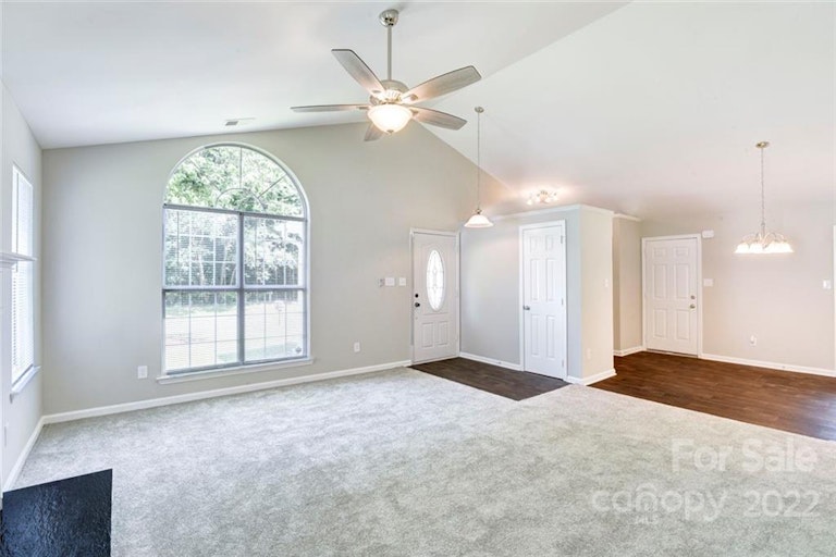 Photo 4 of 18 - 7731 Ivy Hollow Dr, Charlotte, NC 28227