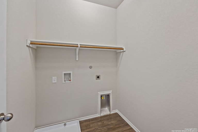 Photo 14 of 19 - 9311 Somers Bnd, San Antonio, TX 78211