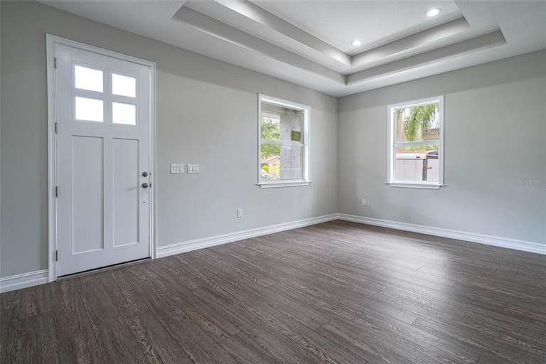 Photo 6 of 24 - 3920 W Crenshaw St, Tampa, FL 33614