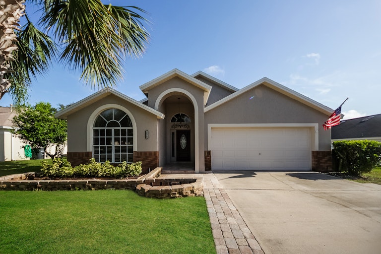 Photo 1 of 27 - 16045 Blossom Hill Loop, Clermont, FL 34714