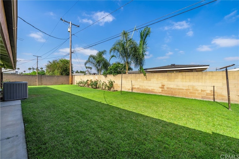 Photo 29 of 37 - 1019 N Hermosa Dr, Anaheim, CA 92801