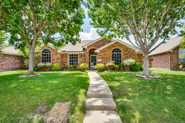 Photo 2 of 26 - 7909 Inlet St, Frisco, TX 75035
