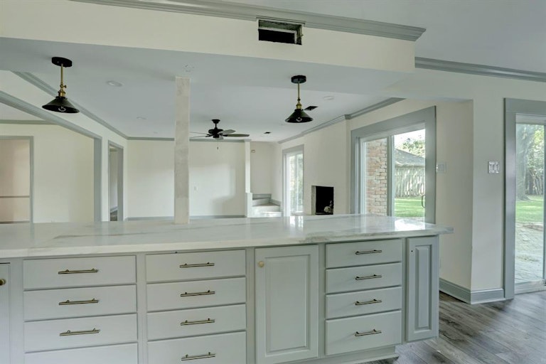 Photo 16 of 27 - 7919 Fairdale Ln, Houston, TX 77063