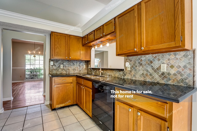 Photo 17 of 33 - 10435 Marble Egret Ct W, Jacksonville, FL 32257