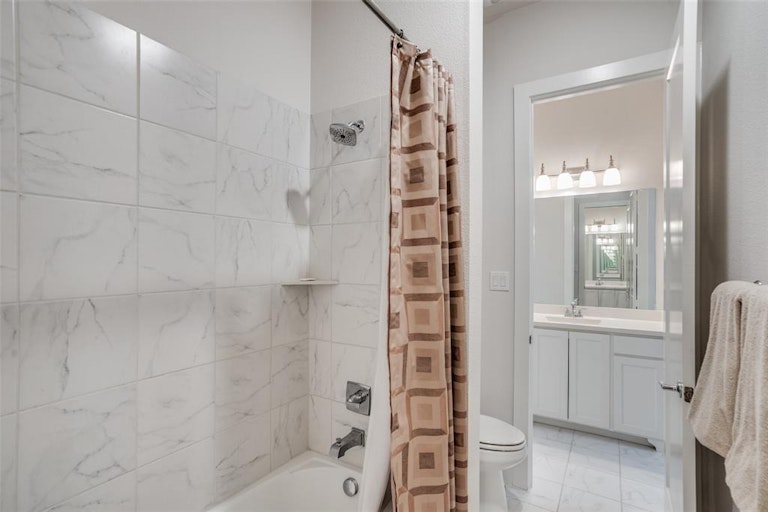 Photo 34 of 40 - 10556 Wintergreen Dr, Frisco, TX 75035