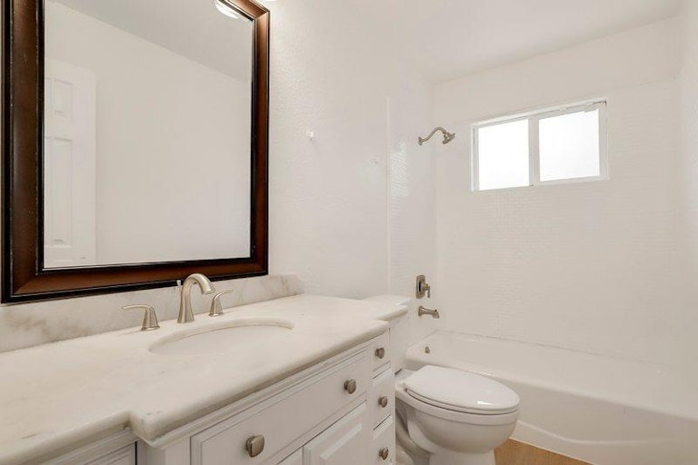 Photo 14 of 20 - 3452 38th St, Sacramento, CA 95817