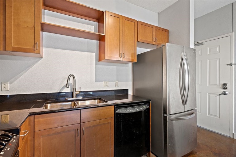 Photo 11 of 32 - 711 W 26th St #701, Austin, TX 78705