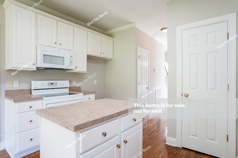 Photo 3 of 25 - 7845 Melcombe Way, Wake Forest, NC 27587