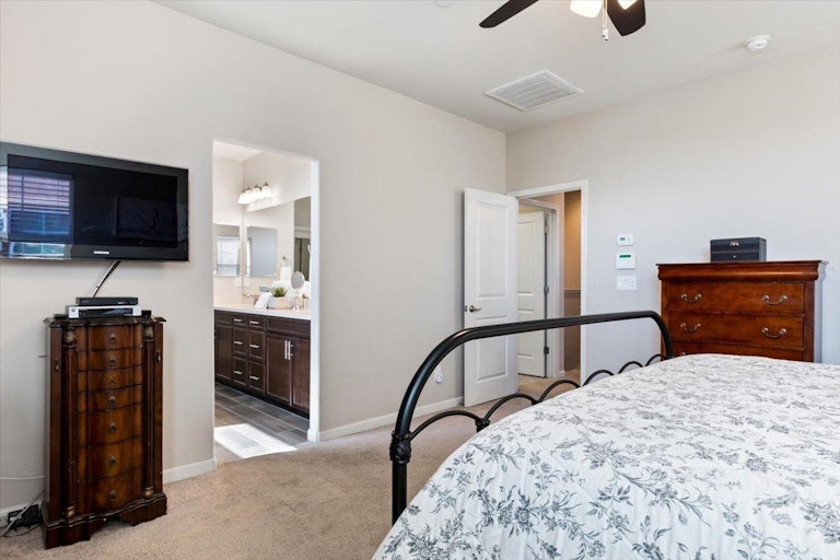Photo 23 of 42 - 2156 Castle Pines Way, Roseville, CA 95747