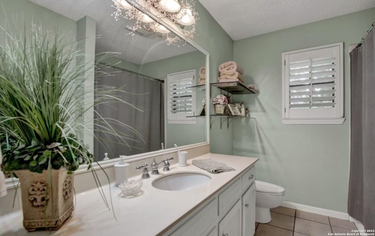 Photo 21 of 48 - 1820 Cypress Rapids Dr, New Braunfels, TX 78130
