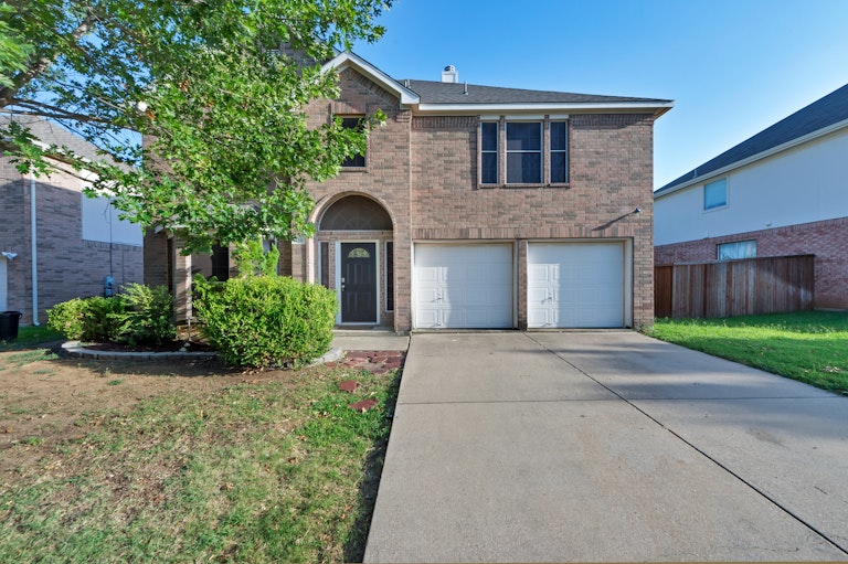 Photo 1 of 31 - 416 Alta Ridge Dr, Keller, TX 76248