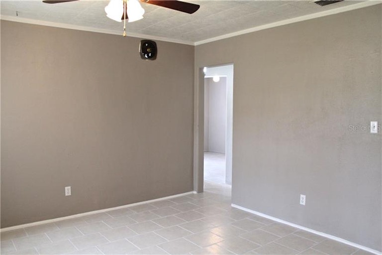 Photo 2 of 25 - 2222 Avenue A NW, Winter Haven, FL 33880
